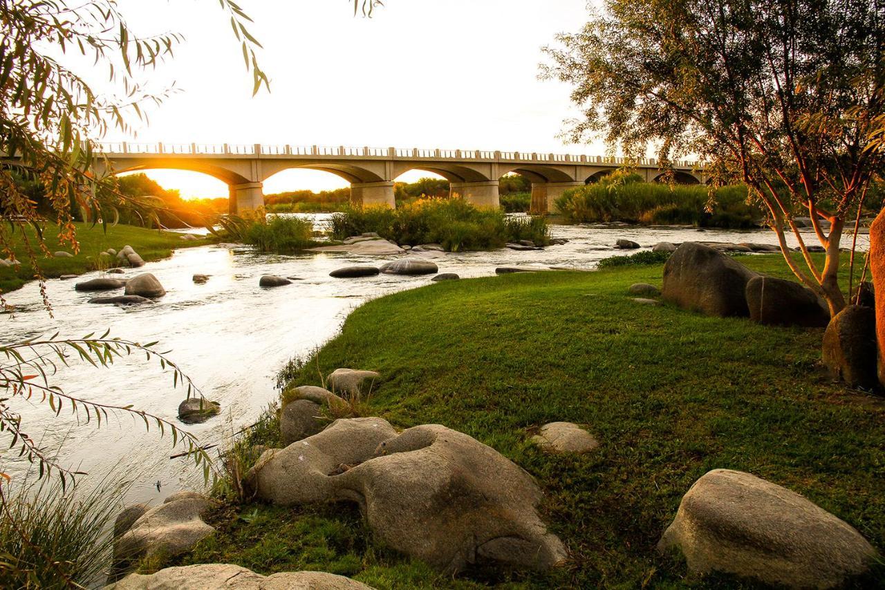Ikaia River Lodge Keimoes Kültér fotó