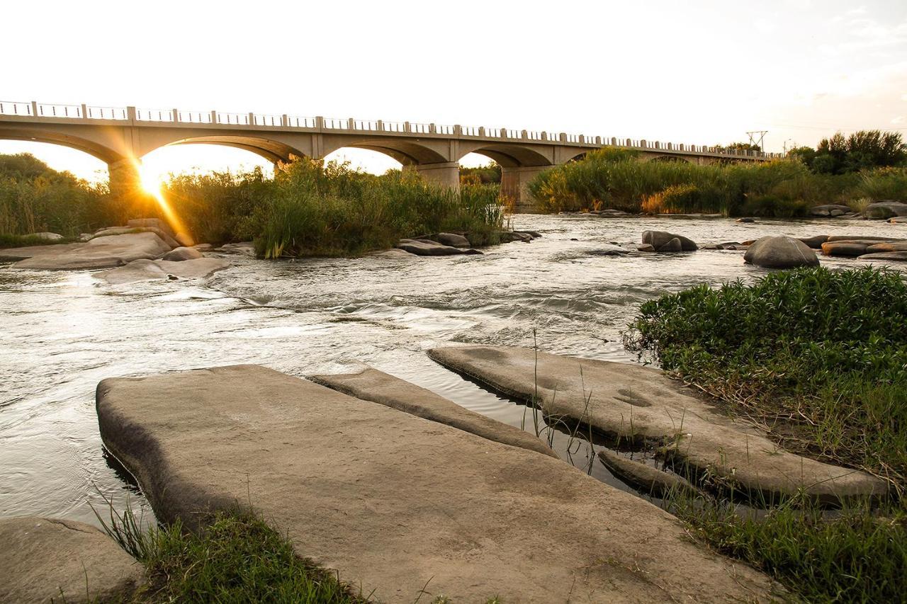 Ikaia River Lodge Keimoes Kültér fotó